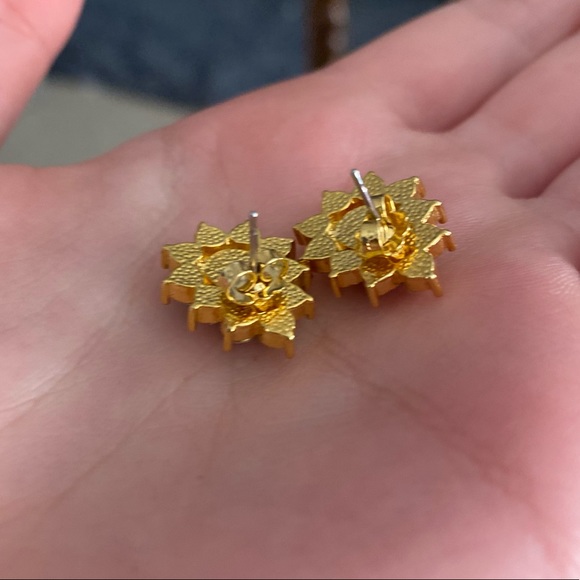 earrings with emerald stone - Picture 3 of 3